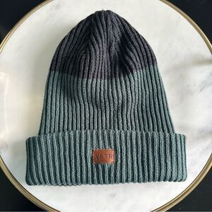 VSTR Two Toned Colorblock Sage Green Grey Slouchy Ribbed Knit Autumn Beanie Hat